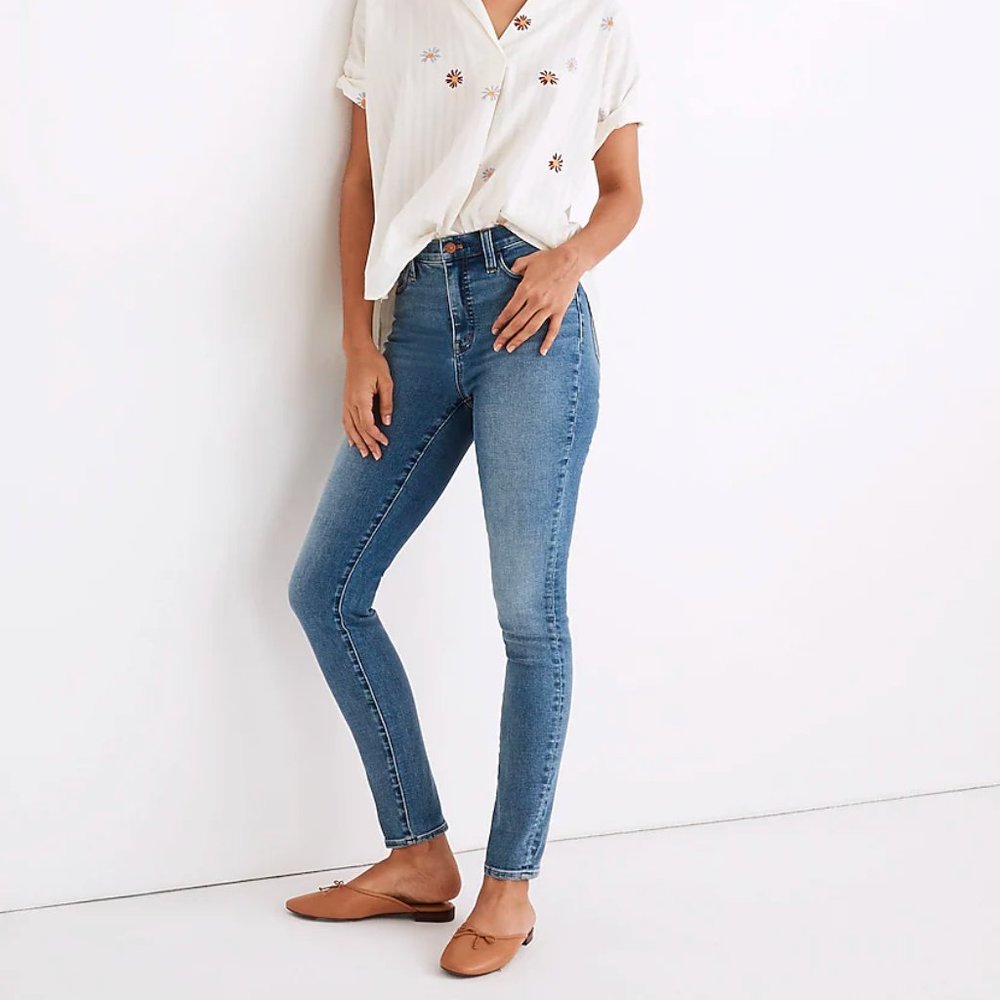 Madewell NWT 10" High-Rise Roadtripper Authentic Jeans in Vintage Wash size 28